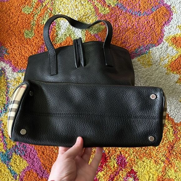 Burberry Black Leather Horn Toggle Small Tote Bag authentic - Picture 7 of 14